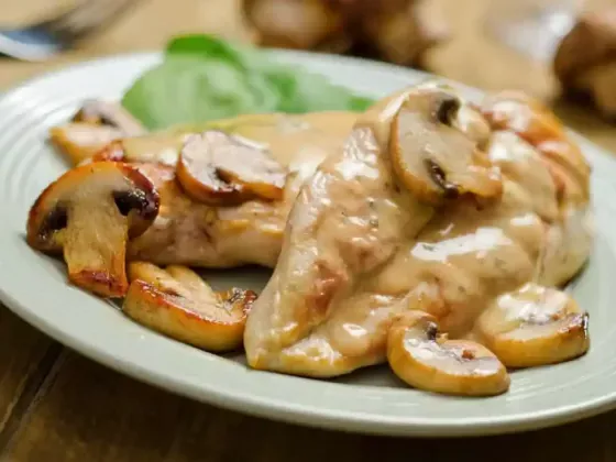 Pollo al vino blanco: un clásico irresistible